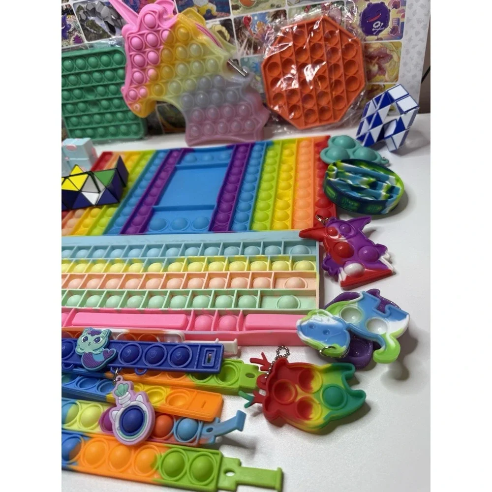 Large Figit Toy Lot Of 22-Pop It's Bracelets Spinner Infinity Cube & Puzzle Toy‎